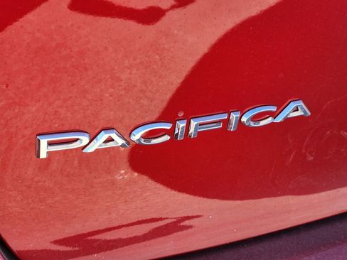 New 2026 Chrysler Pacifica Select image 8