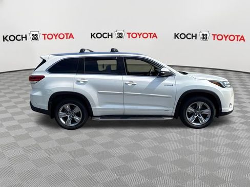 Used 2019 Toyota Highlander Limited AWD/4WD image 9