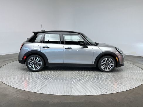 New 2026 MINI Cooper S image 10