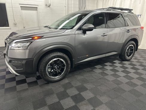 Used 2025 Nissan Pathfinder Rock Creek AWD/4WD image 2