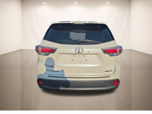 Used 2016 Toyota Highlander Limited FWD image 4