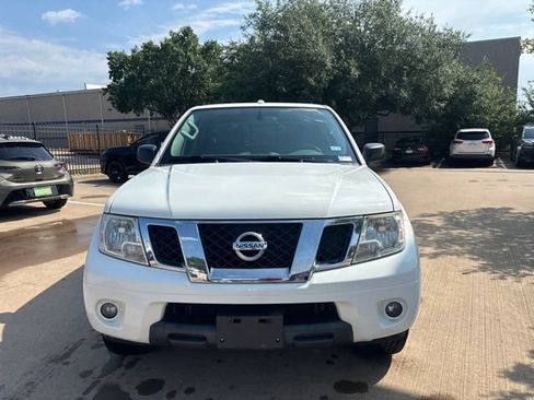 Used 2018 Nissan Frontier SV w/ Value Truck Package RWD image 2