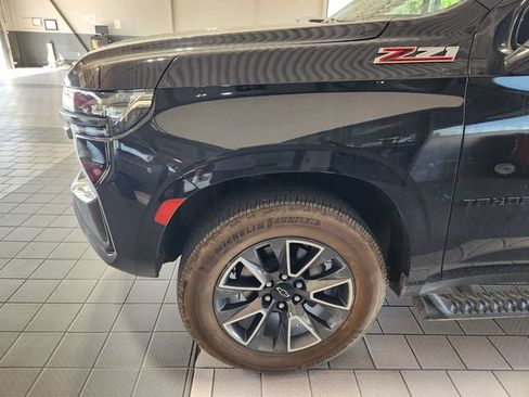 Used 2022 Chevrolet Tahoe Z71 w/ Luxury Package AWD/4WD image 7