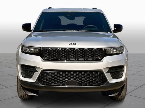 New 2025 Jeep Grand Cherokee Altitude AWD/4WD image 3