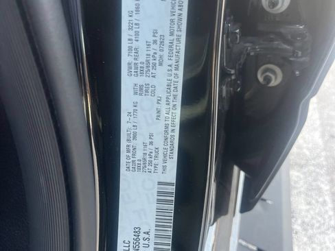 Used 2025 RAM 1500 Big Horn AWD/4WD image 3