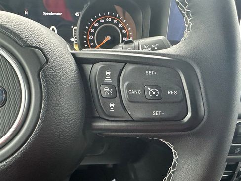 Used 2025 Jeep Wrangler Unlimited Rubicon image 17