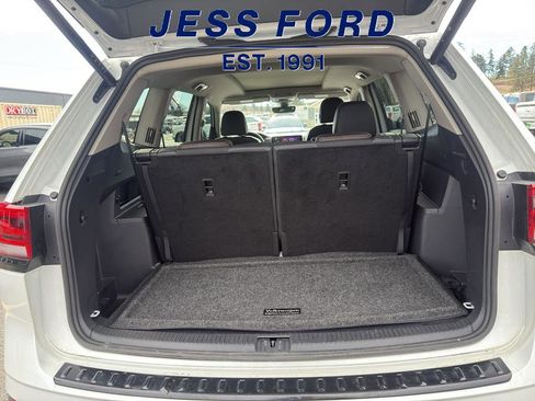 Used 2024 Volkswagen Atlas Peak Edition SEL image 9