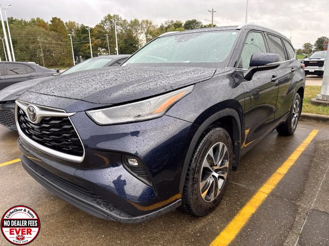 Used 2023 Toyota Highlander XLE FWD 360° Tour