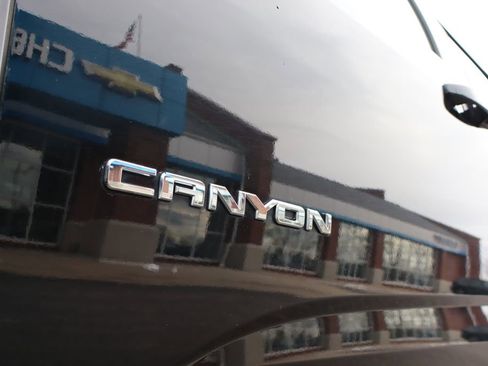 Used 2019 GMC Canyon SLE w/ Driver Alert Package image 9