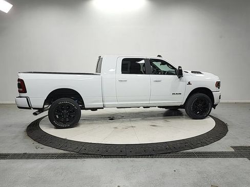 Used 2023 RAM 2500 Laramie AWD/4WD image 8