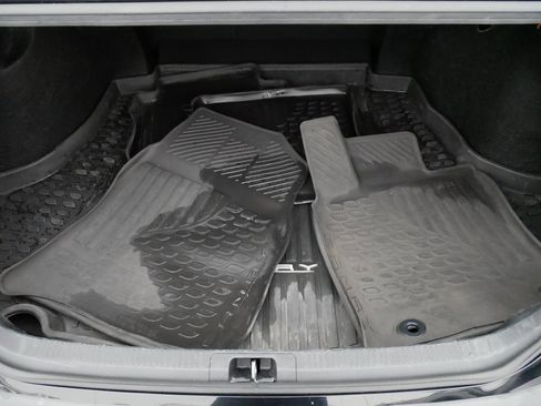 Used 2023 Toyota Camry SE w/ Cold Weather Package image 18