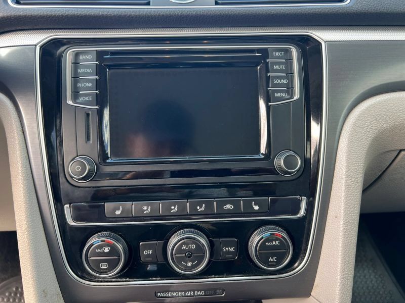 Used 2017 Volkswagen Passat 1.8T R-Line FWD image 26