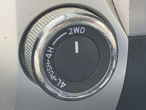 Used 2014 Toyota Tundra SR5 w/ SR5 Upgrade Package image 13