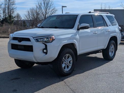Used 2023 Toyota 4Runner SR5 Premium image 2