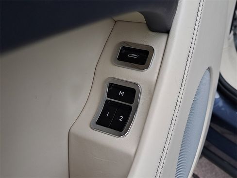 Used 2017 Bentley Bentayga W12 image 18