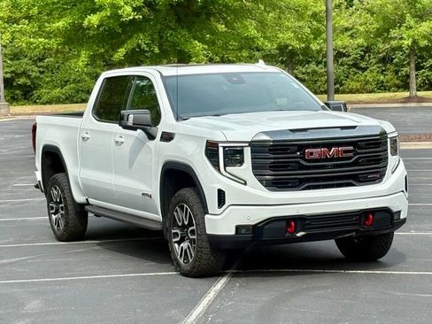 Used 2024 GMC Sierra 1500 AT4 w/ Technology Package AWD/4WD image 11
