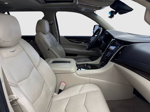 Used 2019 Cadillac Escalade Luxury AWD/4WD image 42