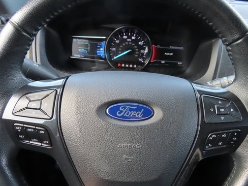 Used 2018 Ford Explorer XLT w/ Equipment Group 201A image 15