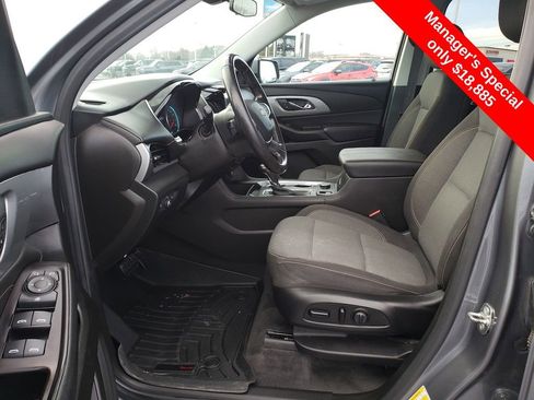 Used 2020 Chevrolet Traverse LT image 11
