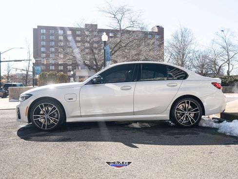 Used 2022 BMW 330e xDrive w/ M Sport Package image 4