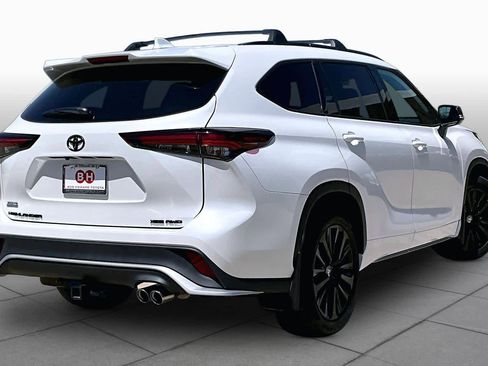 Used 2025 Toyota Highlander XSE AWD/4WD image 13