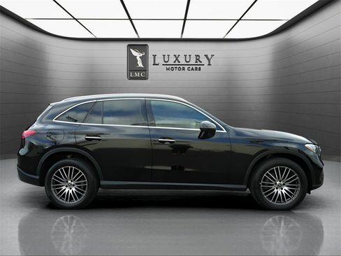 Used 2023 Mercedes-Benz GLC 300 4MATIC w/ Exclusive Trim Package image 4