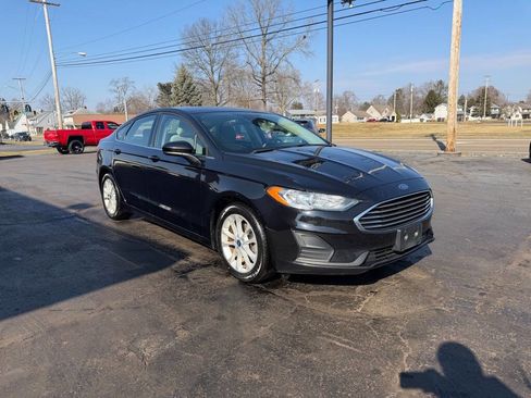 Used 2019 Ford Fusion SE image 5