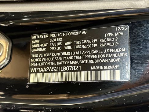 Certified 2026 Porsche Macan AWD/4WD image 44