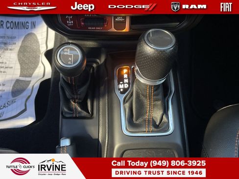 Certified 2022 Jeep Gladiator Mojave w/ Cold Weather Group image 19