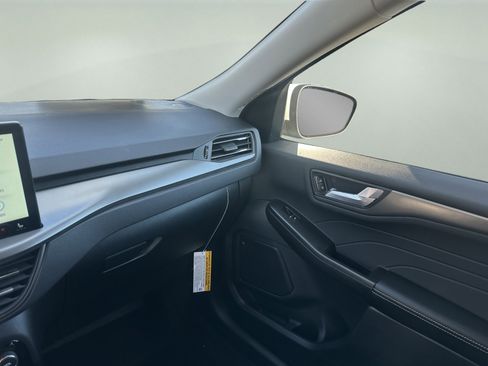 New 2026 Ford Escape SE image 17