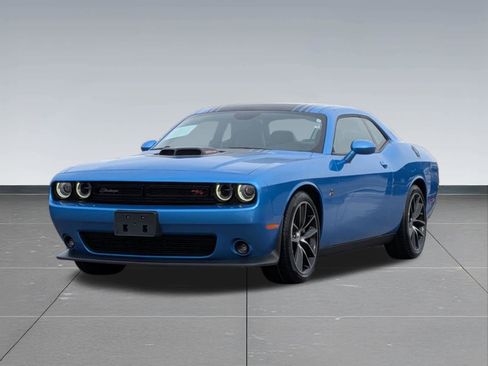 Used 2016 Dodge Challenger R/T Scat Pack image 9