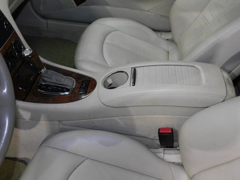 Used 2007 Mercedes-Benz CLK 350 Cabriolet image 39