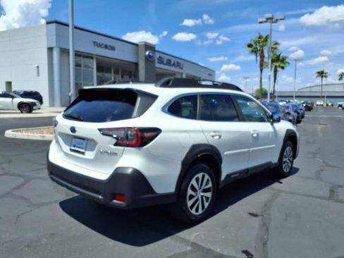 Used 2024 Subaru Outback Premium AWD/4WD image 11