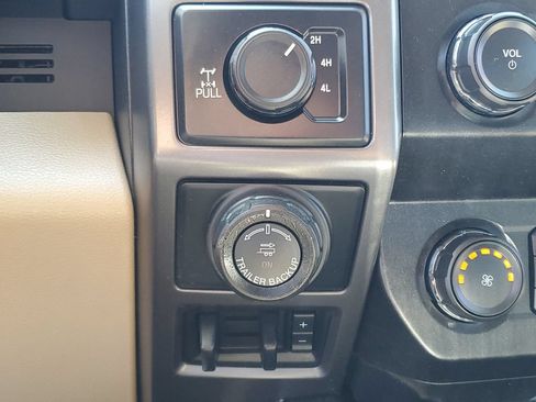 Used 2019 Ford F150 XLT w/ Equipment Group 302A Luxury AWD/4WD image 19
