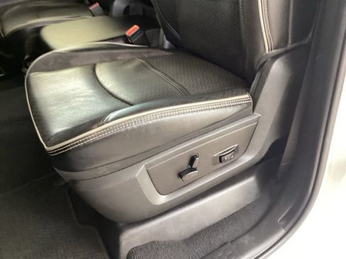 Used 2023 RAM 4500 Laramie AWD/4WD image 37