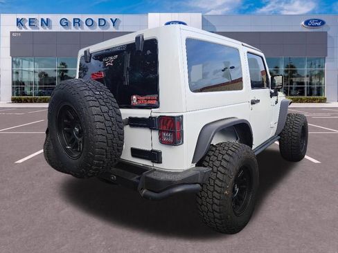 Used 2017 Jeep Wrangler Sahara AWD/4WD image 3