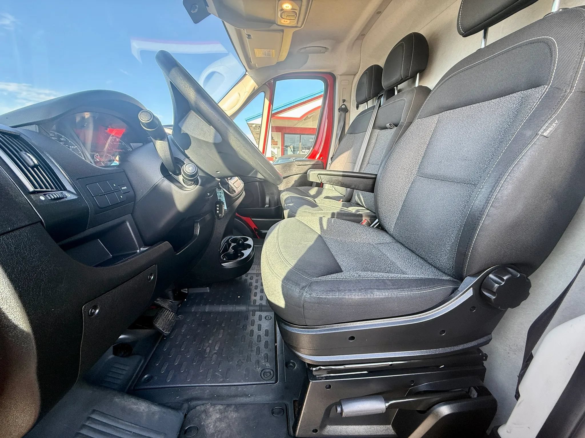 Used 2020 RAM ProMaster 3500 w/ Mopar Trailer Tow Group FWD image 9