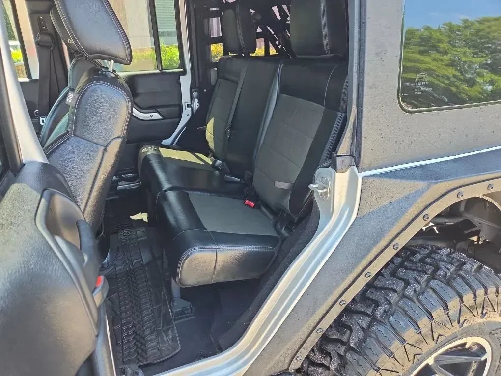 Used 2012 Jeep Wrangler Unlimited Rubicon AWD/4WD image 24