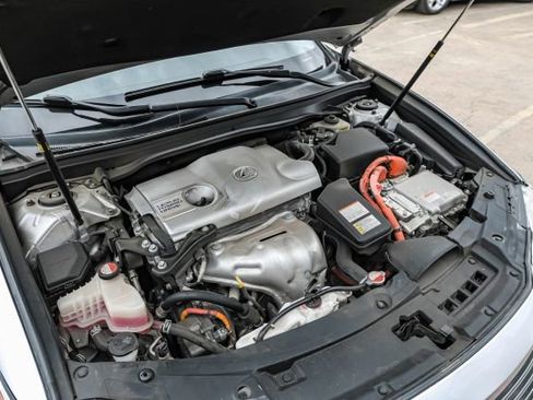 Used 2016 Lexus ES 300h image 61