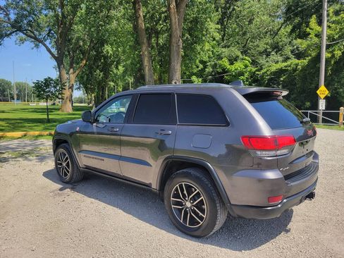Used 2017 Jeep Grand Cherokee Trailhawk AWD/4WD image 4