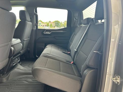 Used 2026 GMC Sierra 1500 SLE AWD/4WD image 9