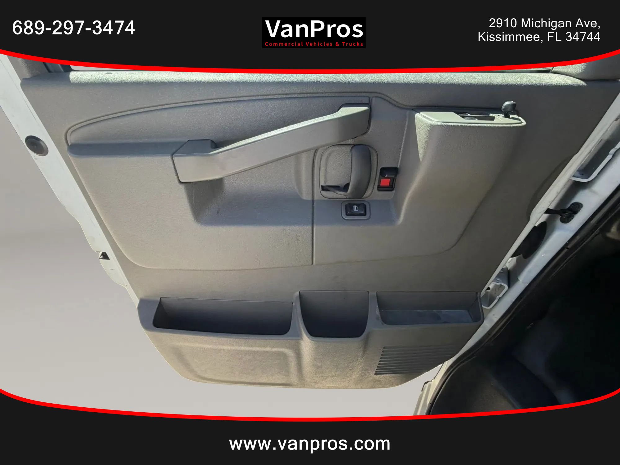 Used 2022 Chevrolet Express 2500 w/ Driver Convenience Package RWD image 8