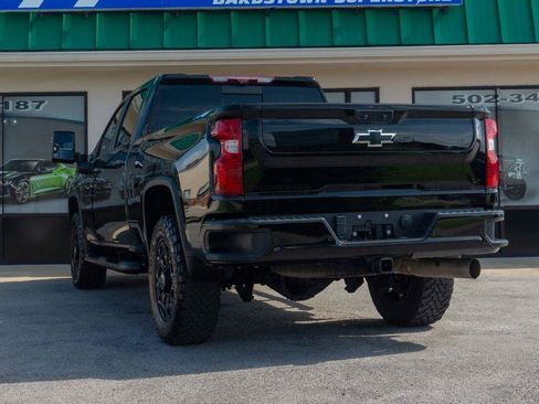 Used 2022 Chevrolet Silverado 2500 LT w/ Midnight Edition AWD/4WD image 3