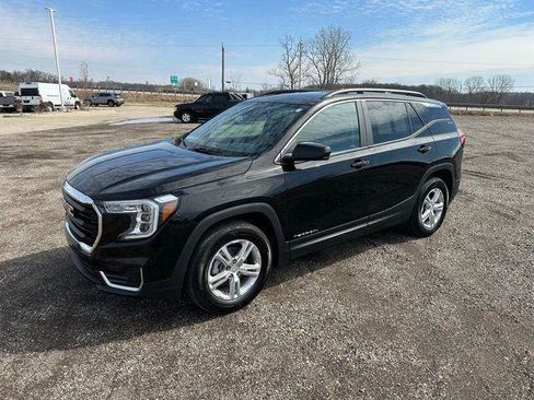 Used 2023 GMC Terrain SLE w/ Driver Convenience Package FWD image 9