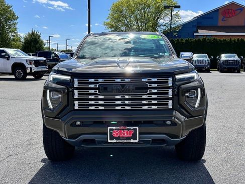 Used 2024 GMC Canyon Denali AWD/4WD image 4