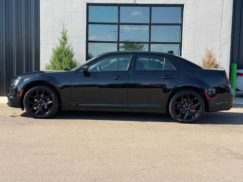 Used 2023 Chrysler 300 Touring w/ Sport Appearance Package RWD image 2