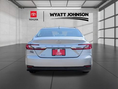 Used 2025 Toyota Camry LE w/ Convenience Package FWD image 4