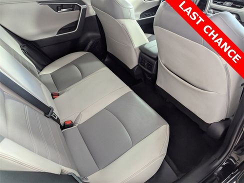 Used 2022 Toyota RAV4 Limited image 29