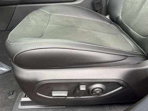 New 2025 Jeep Grand Cherokee L Altitude image 28