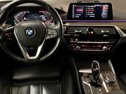Used 2020 BMW 530i xDrive w/ Convenience Package image 19
